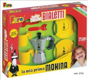 ...senza dimenticarsi della classica moka con tutto il servizio...