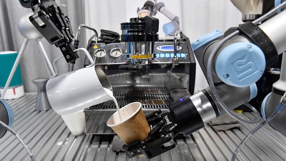 UN BARISTA ROBOT CON LA PASSIONE PER LA LATTE ART?