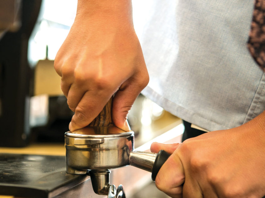 COME PRESSARE CORRETTAMENTE IL CAFFE’ PER L’ESPRESSO