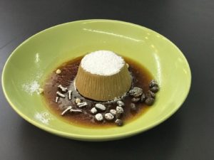 Bonnet nel lago ghiacciato di caffè