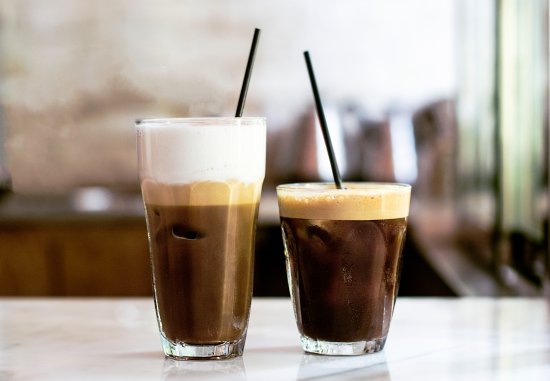 FREDDO ESPRESSO, UNA RINFRESCANTE RICETTA ESTIVA CHE ARRIVA DALLA GRECIA