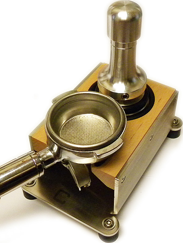 TAMPER STATION, PER UNA CORRETTA PRESSATURA DEL CAFFE’AL BAR