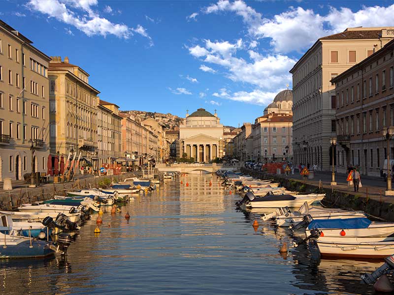 LA MAGIA DELLE IMMAGINI PER SCOPRIRE L’AFFASCINANTE MONDO DEL CAFFE’ A TRIESTE