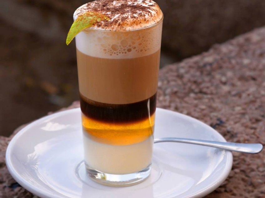 IL BARRAQUITO, UNA BEVANDA AL CAFFE’ DALL’ISOLA DI TENERIFE